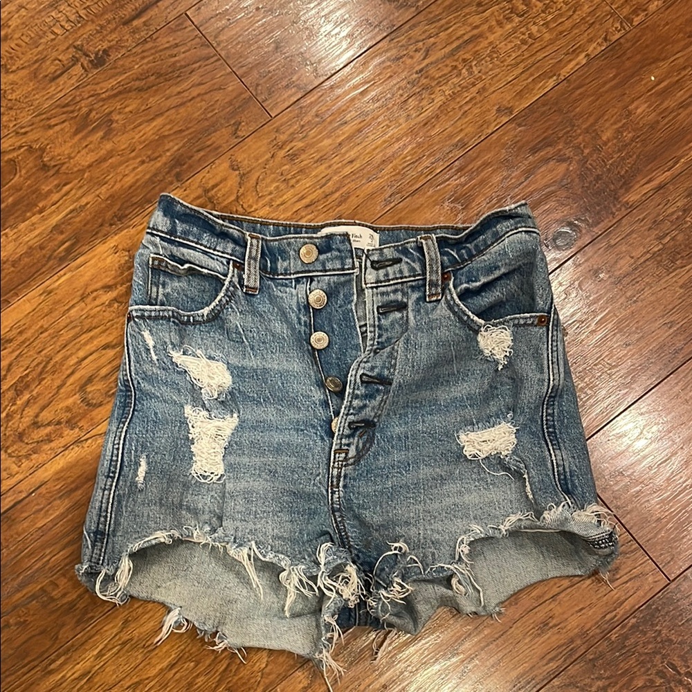 Abercrombie & Fitch Curve Love Ultra High Rise Mom Shorrs Distressed Size 26 2